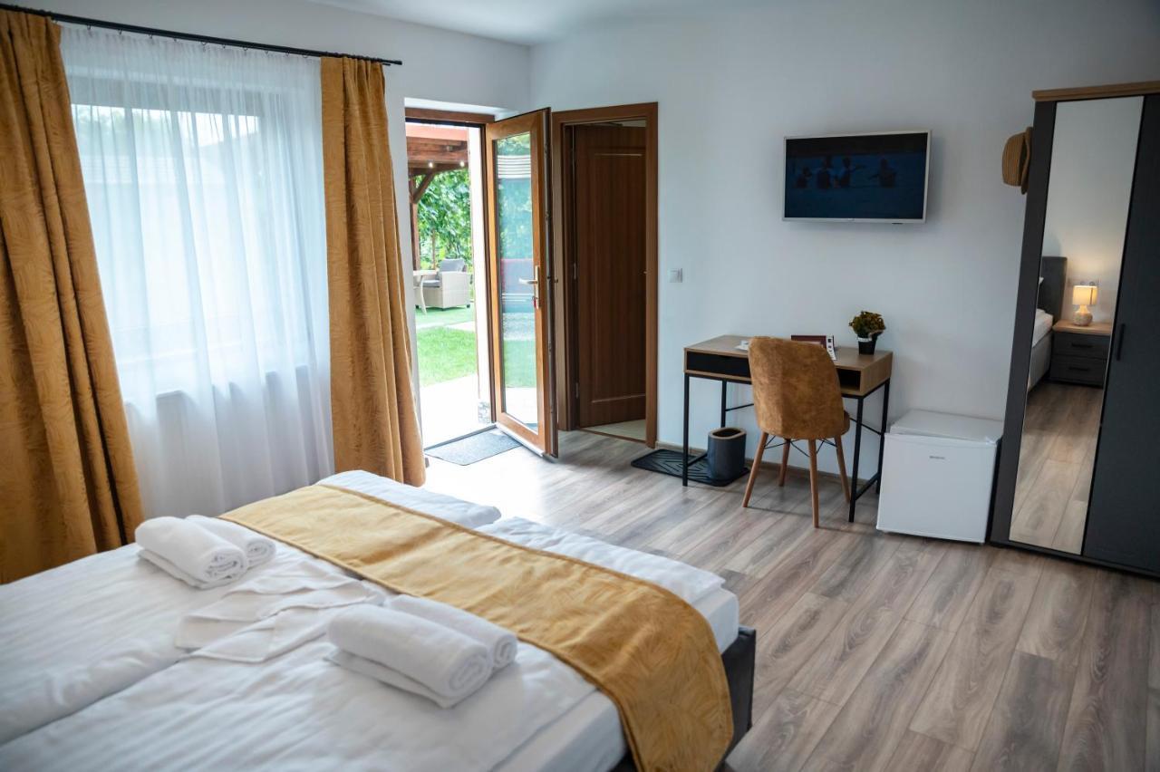 Magda Garden Hotel Cârțișoara Exterior photo
